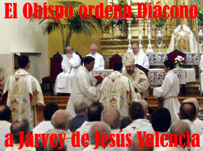 18 vecinos/as de Alcaine acuden a la ordenación de Diáconos en Teruel