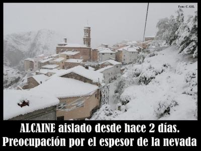 Preocupación en Alcaine por la fuerte nevada que acumula gruesos espesores. Aislados por tercer día.